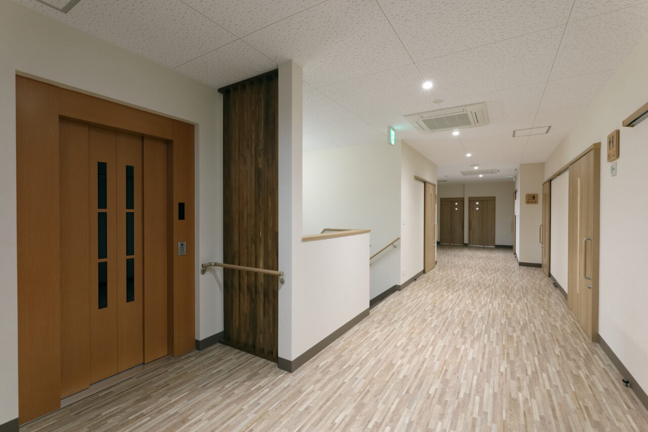 024　2階　ＥＶホール・通路