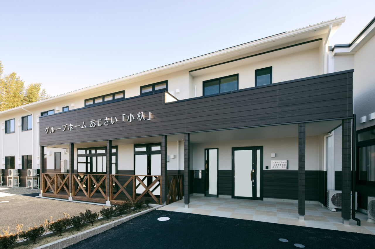 006　エントランス修整中